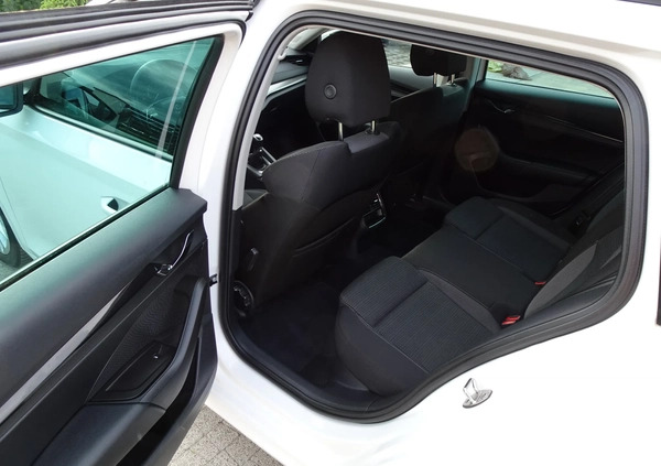 Skoda Octavia cena 71800 przebieg: 145000, rok produkcji 2020 z Miłomłyn małe 704